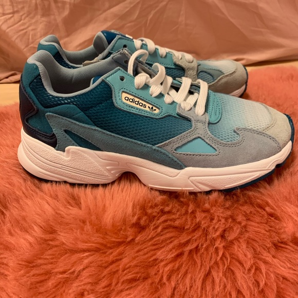 NWT Women’s Adidas Falcon Shoes SIZE 7 - Picture 14 of 15